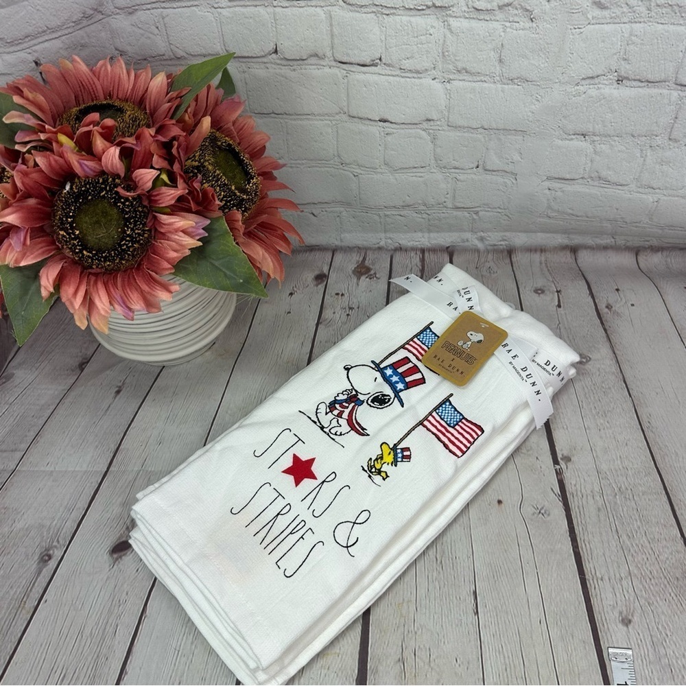 Nwt Rae Dunn & Peanuts collaboration Patriotic stars & stripes Kitchen Towels
